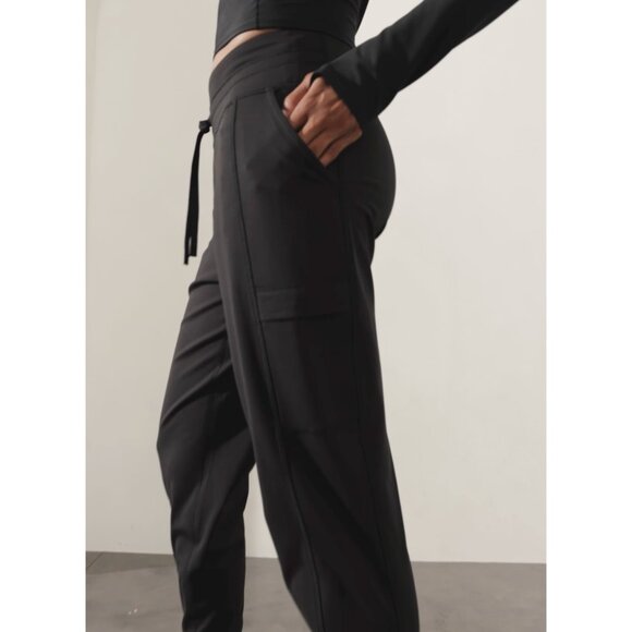 Athleta M Rainier Mid Rise Cargo Jogger Black Medium - Picture 3 of 4